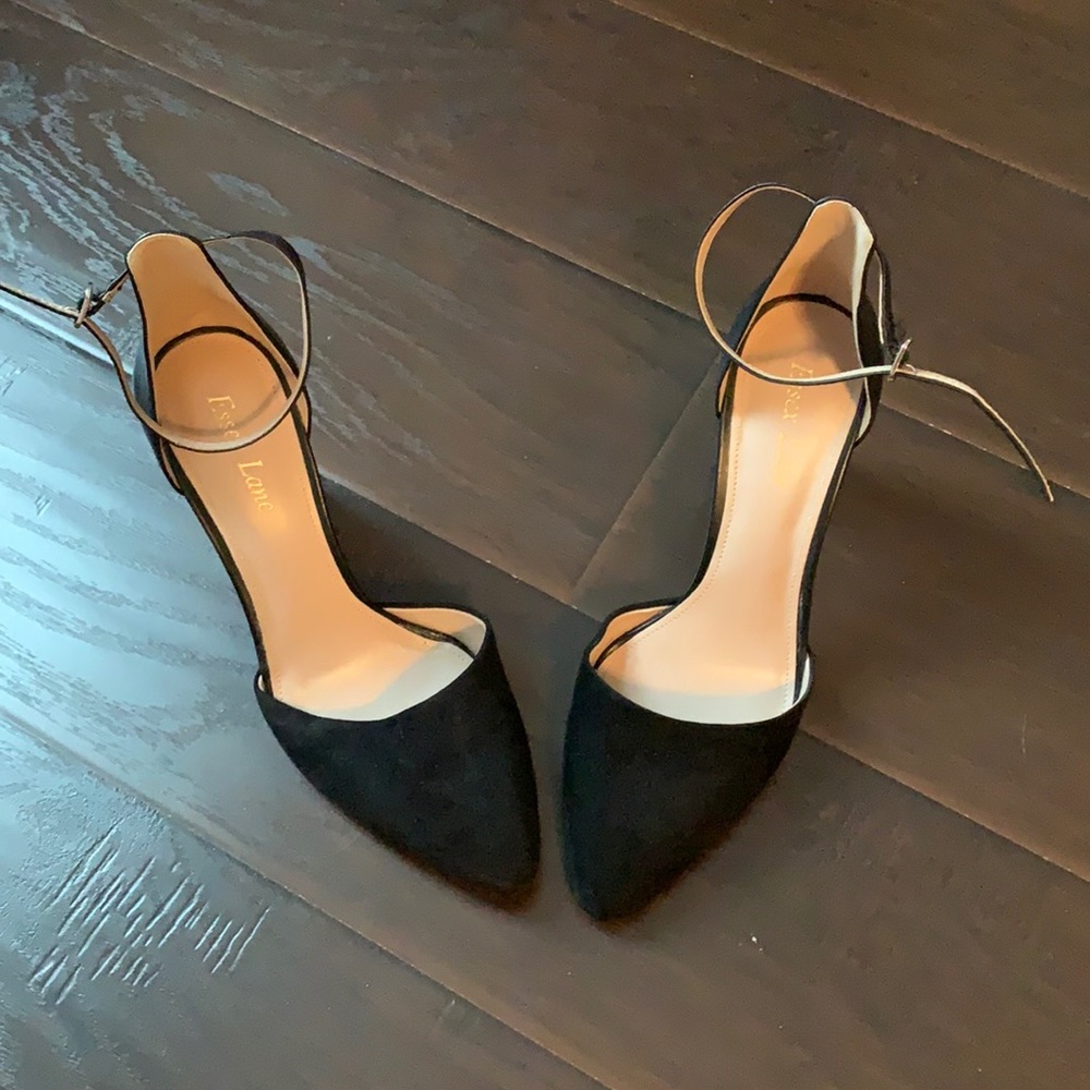 Essex Lane Black closed velvet toe heels